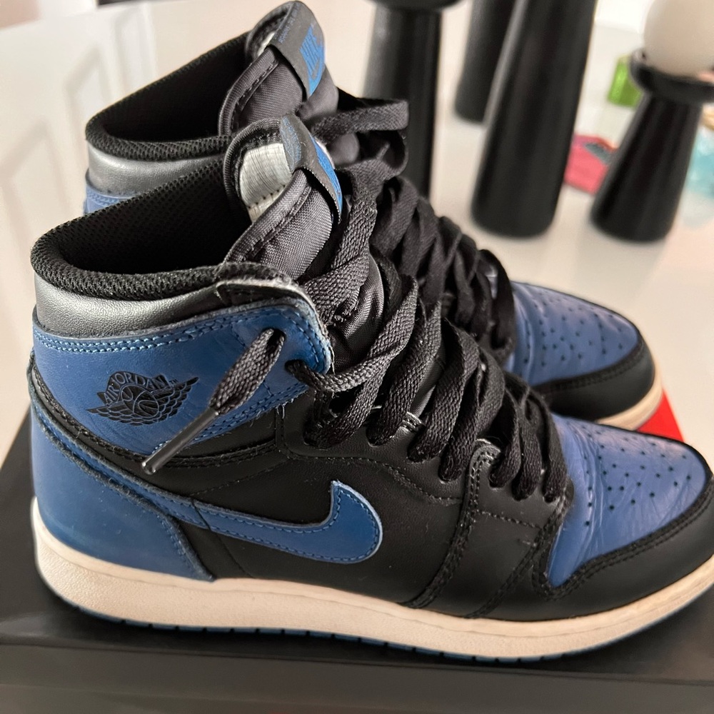 Jordan retro 1s